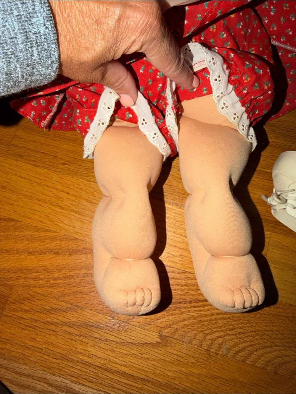 Vintage 1985 Cabbage Patch Kids Girl. Brown Hair / Brown Eyes. Great Condition